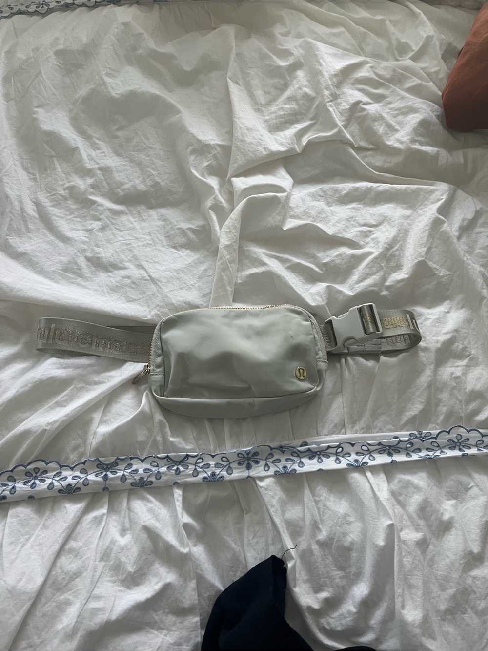 lululemon athletica light gray crossbody belt bag